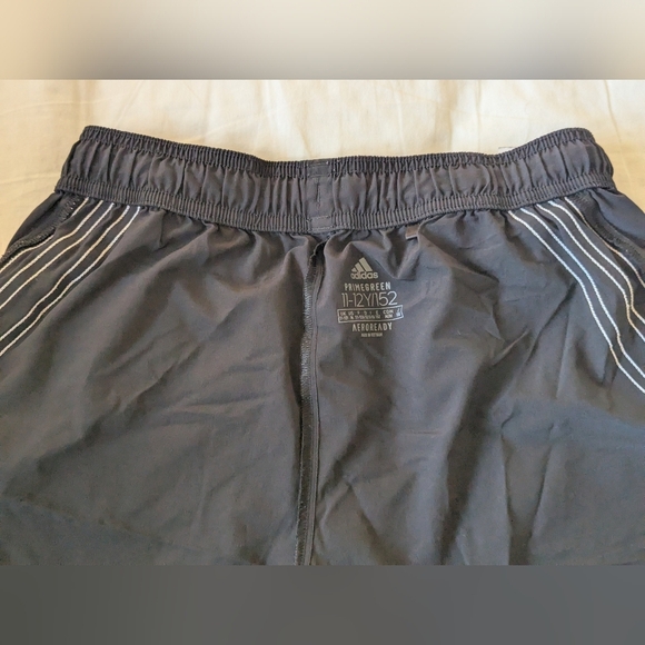 Adidas Shorts Youth Unisex Black 3 Stripes Size Medium, Zipper Pockets - Picture 7 of 11